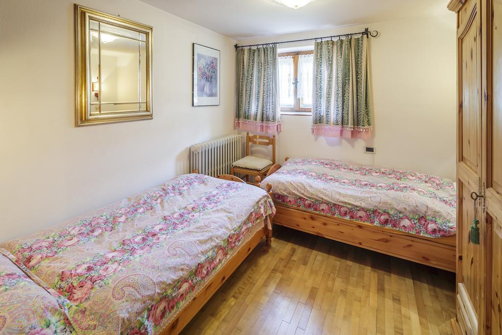 Villa Casanova - Stayincortina Кортина-д'Ампеццо Номер фото