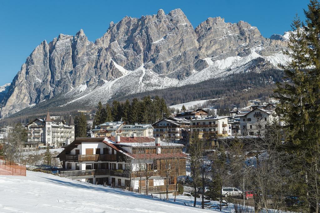Villa Casanova - Stayincortina Кортина-д'Ампеццо Номер фото
