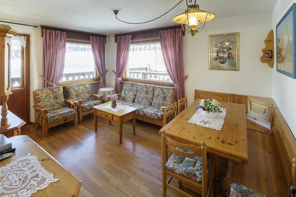 Villa Casanova - Stayincortina Кортина-д'Ампеццо Номер фото